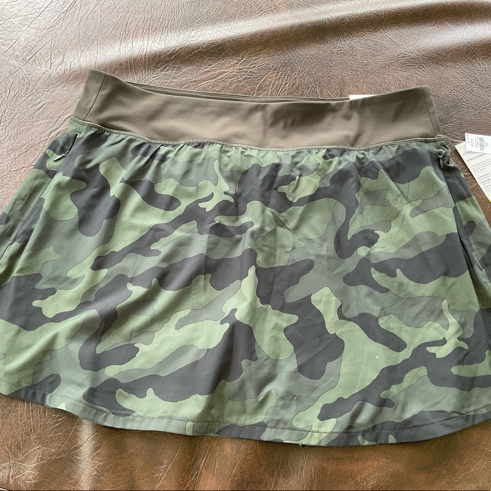 Old Navy StretchTech Skort Camo Green 2X for Fitness or Casual Wear